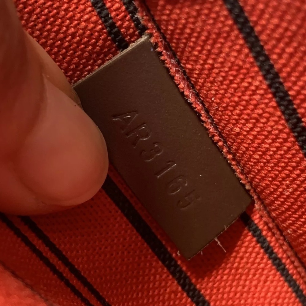 💎✨LIKE NEW✨💎 Damier Ebene Neverfull Pouch Auth! - Picture 8 of 11